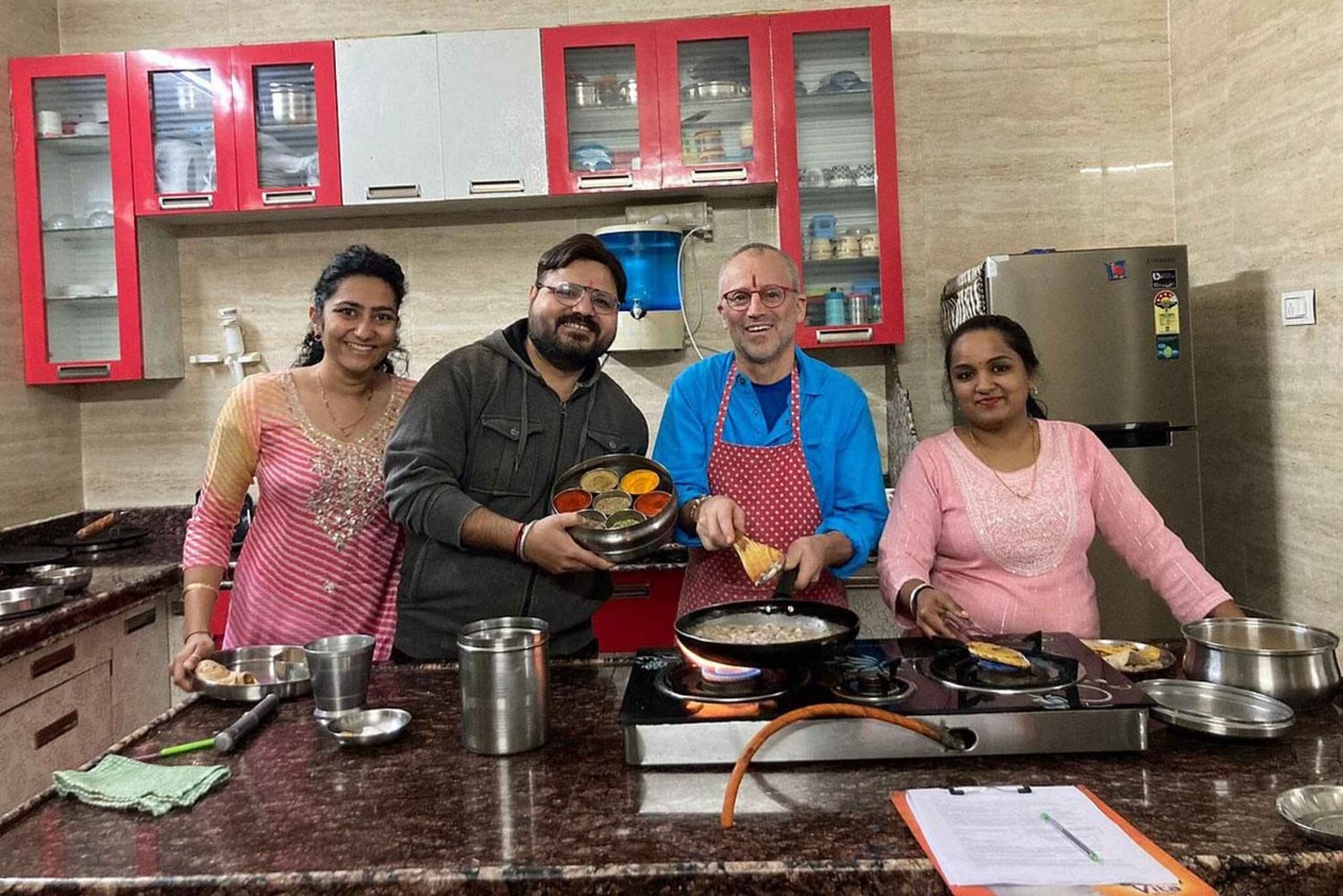 Udaipur: Autentisk indisk matlagingskurs med lunsj eller middag