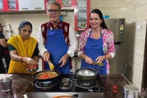 Udaipur: Authentic Indian Cooking Class with Lunch or Dinner