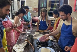 Udaipur: Autentisk indisk matlagingskurs med lunsj eller middag