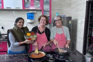 Udaipur: Autentisk indisk matlagingskurs med lunsj eller middag