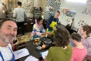 Udaipur: Autentisk indisk matlagingskurs med lunsj eller middag