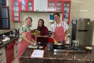 Udaipur: Autentisk indisk matlagingskurs med lunsj eller middag