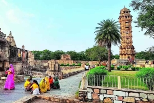 Udaipur: Chittorgarh Fort Day Trip with Lunch & Entry