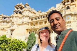 Byrundvisning i Udaipur med City Palace og Pichola-søen