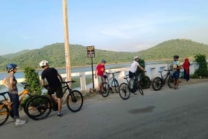Udaipur: Countryside E-Bike Tour with Refreshments