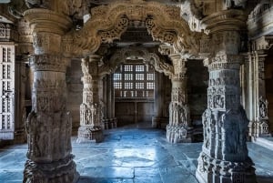 Udaipur: Eklingji & Nagda Temples Half-Day Tour
