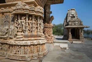 Udaipur: Eklingji & Nagda Temples Half-Day Tour