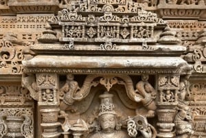 Udaipur: Eklingji & Nagda Temples Half-Day Tour