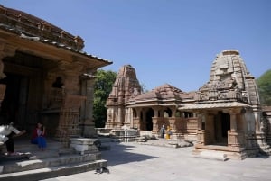 Udaipur: Eklingji & Nagda Temples Half-Day Tour