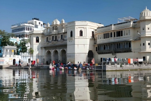 Udaipur Full Day City tour with Boat Ride and Lunch