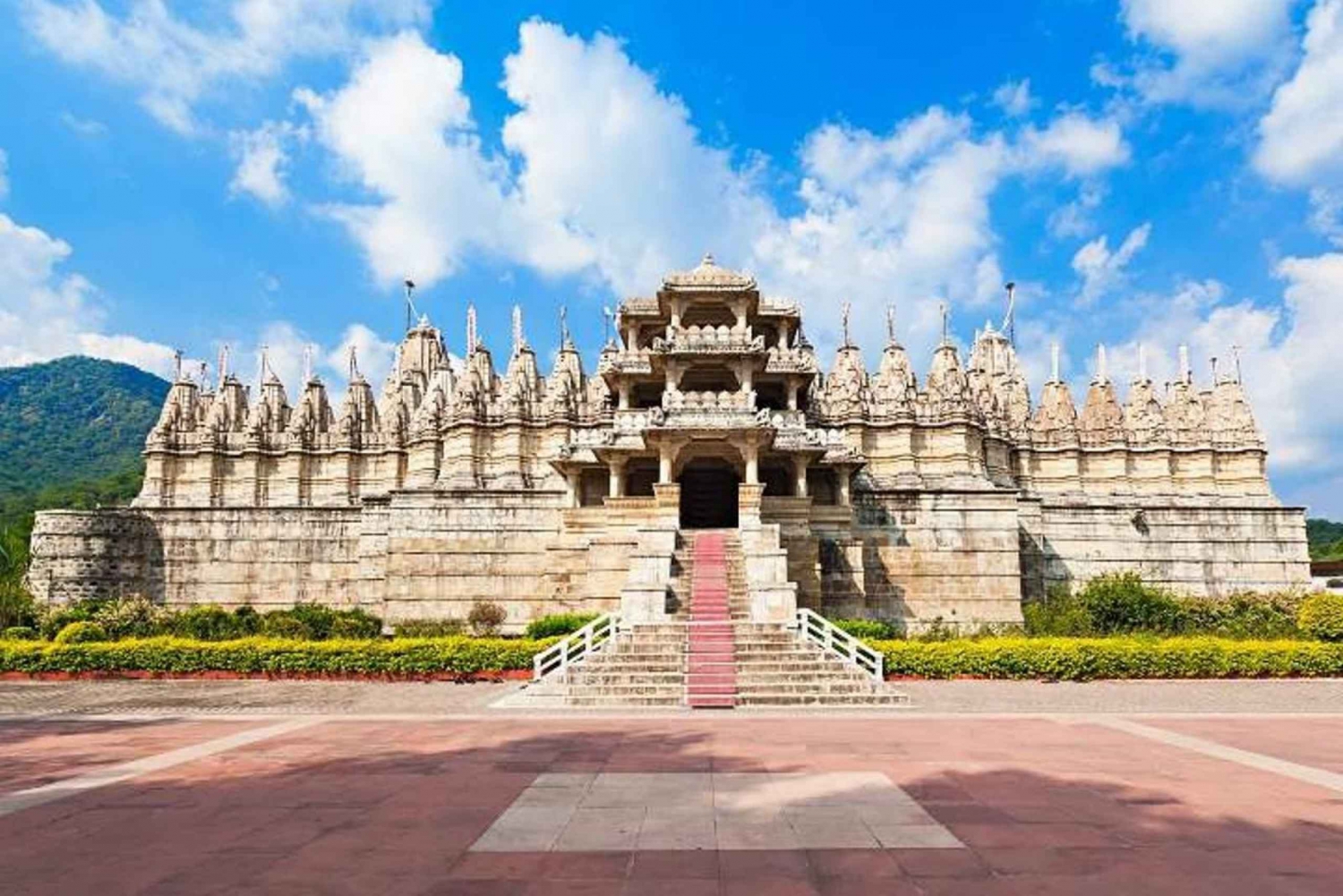 Udaipur: Full-Day Kumbhalgarh & Jain Temple Private Tour