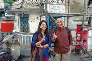 Udaipur: Guided Ghat Tour and Boat Ride
