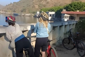 Udaipur: Guided Lake Loop Bicycle Tour with Refreshments