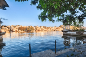 Udaipur : visite guidée à pied des ghats avec tour en bateau