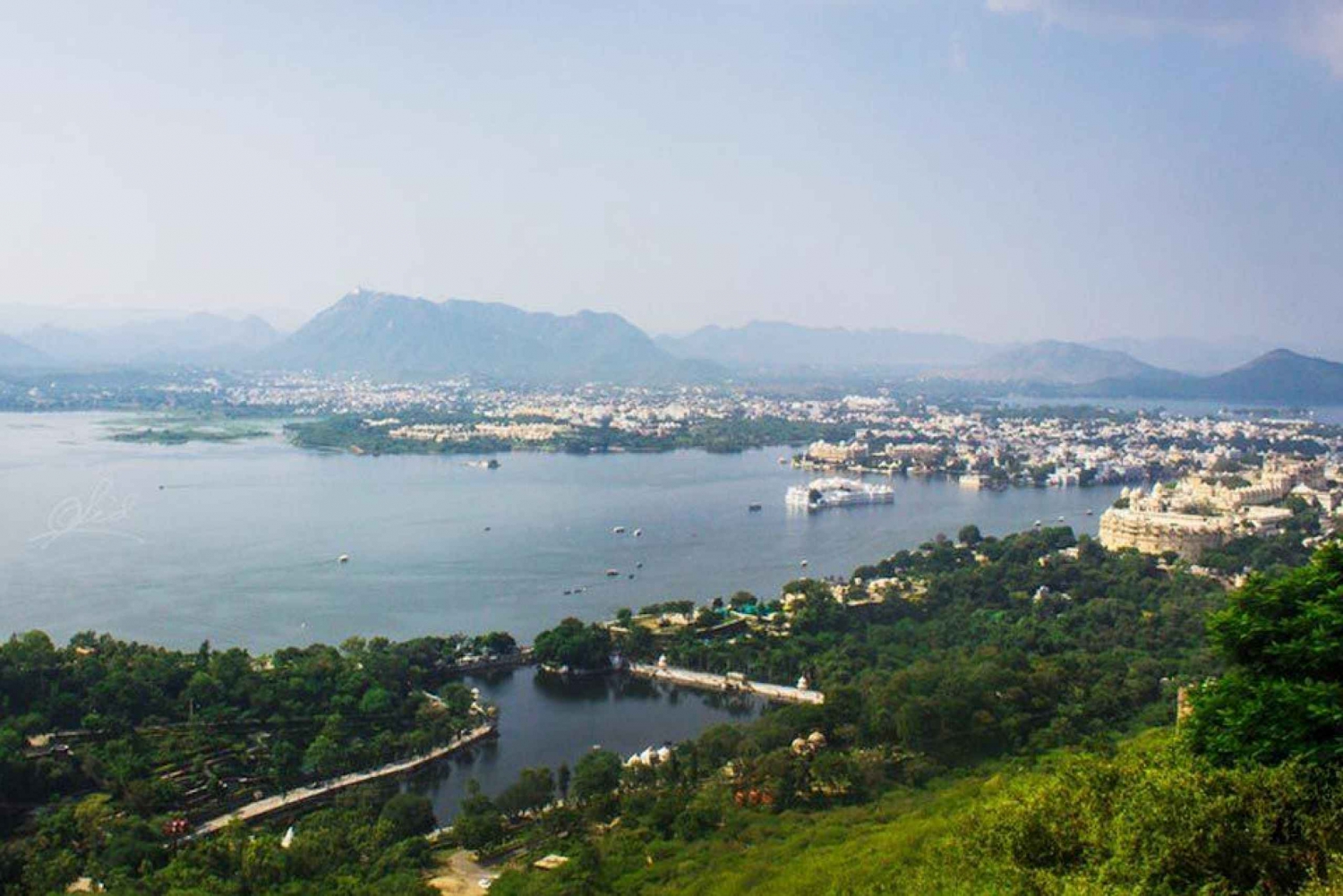 Udaipur: Highlights of Udaipur, Guided Half-Day Car Tour