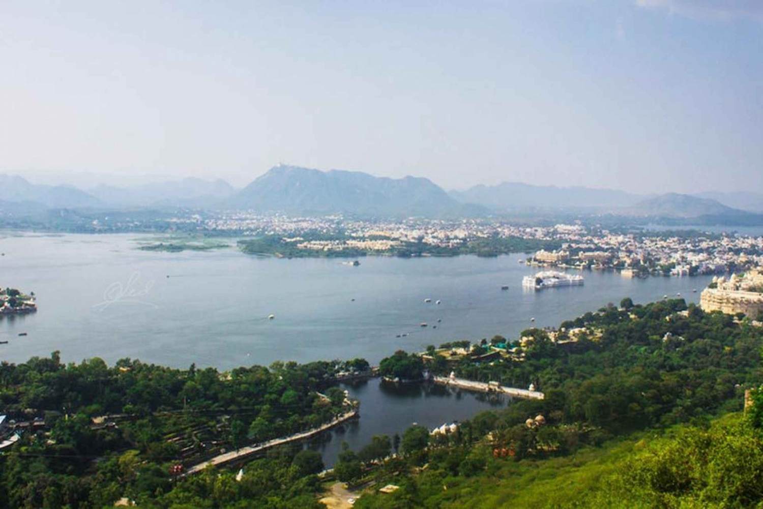 Udaipur: Highlights of Udaipur, Guided Half-Day Car Tour