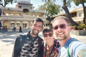 Udaipur Highlights: Private City Sightseeing guided tour