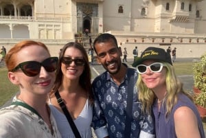 Udaipur Highlights: Private City Sightseeing guided tour