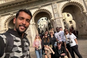 Udaipur Highlights: Private City Sightseeing guided tour