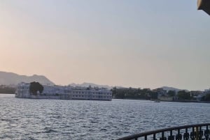 Udaipur Highlights: Private City Sightseeing guided tour