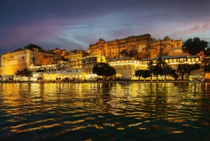 ウダイプルの夜の散策：歴史、文化、物語を発見しましょう