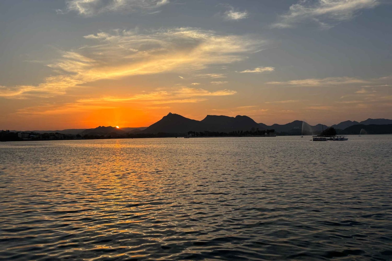 Udaipur: Passeio de barco privado e premium no Lago Pichola