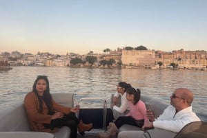 Udaipur: Passeio de barco privado e premium no Lago Pichola