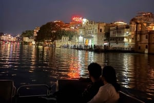Udaipur: Passeio de barco privado e premium no Lago Pichola