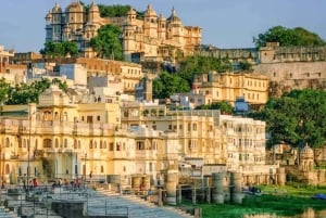 Udaipur: Private Sightseeing Guided City Tour in Udaipur