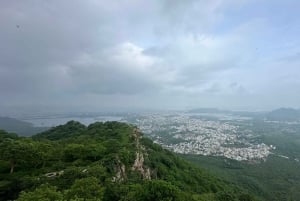 Udaipur: Sajjangarh Monsoon Palace Dagtrip met Tickets