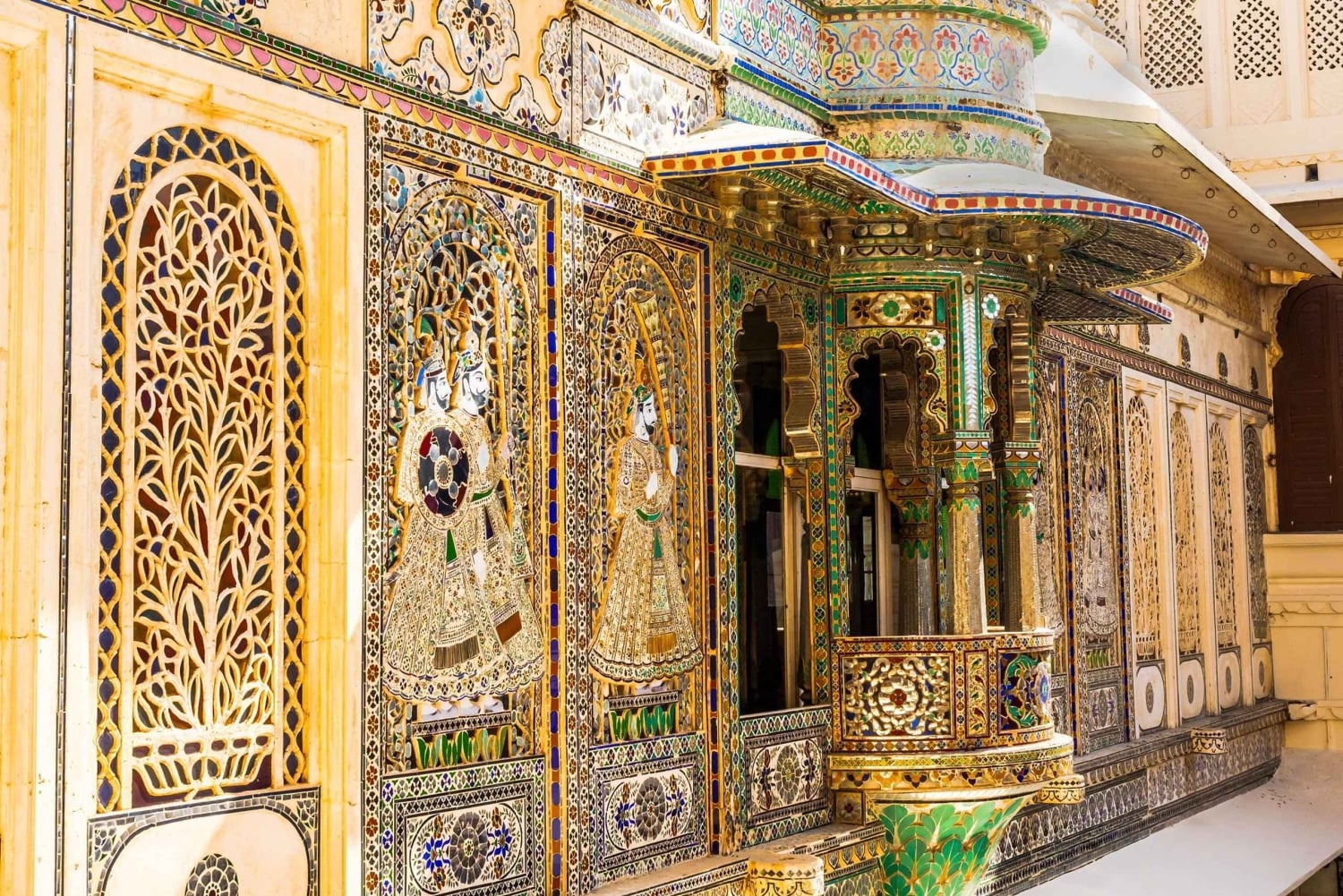 Udaipur Sightseeing Tour in a Private Car