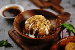 Udaipur: Street Food Crawl (2 Hours Local Food Tasting Tour)