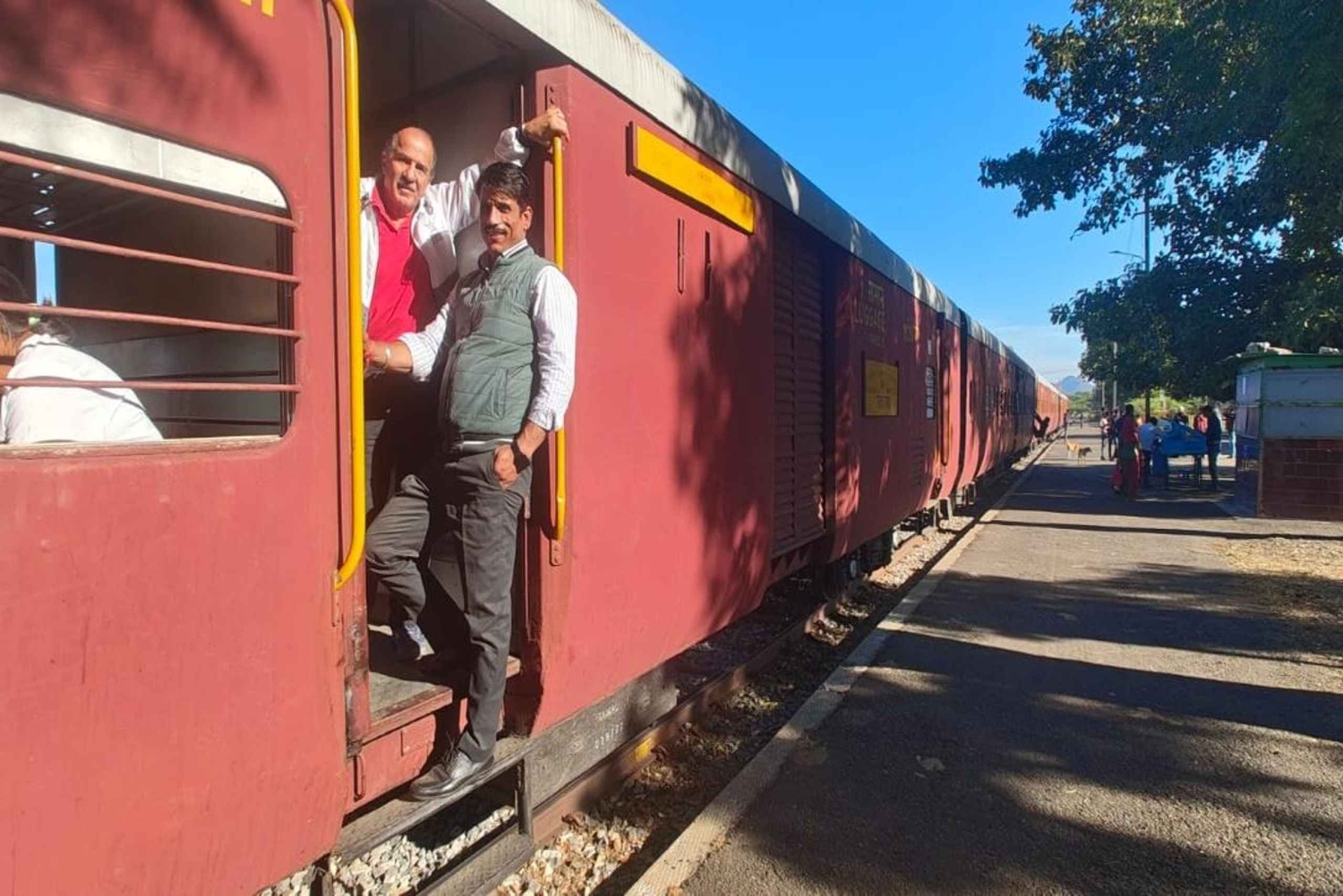 Udaipur: przejażdżka pociągiem Valley Queen Heritage