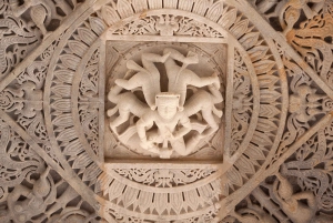 Bezoek de Ranakpur-tempel met Udaipur Drop vanuit Jodhpur