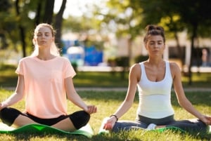 Wellness i kultura dla kobiet: joga, henna i gotowanie w Jaipurze