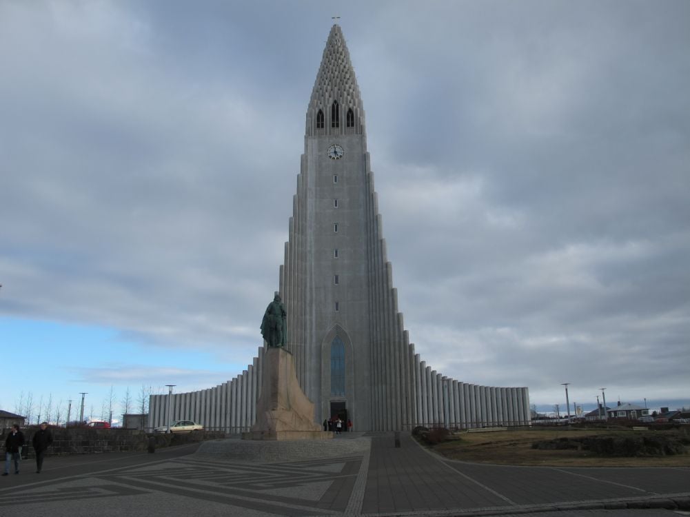 The statue of Leif "The Lucky" Ericsson in front of HallgrÃ­mskirkja belltower