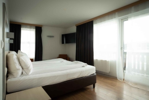 Iceland: 9-Day Guided Trekking Tour with Meals