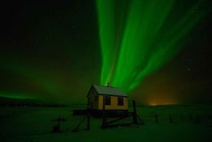 Рейкьявик: тур по наблюдению за северным сиянием с частным фотографом