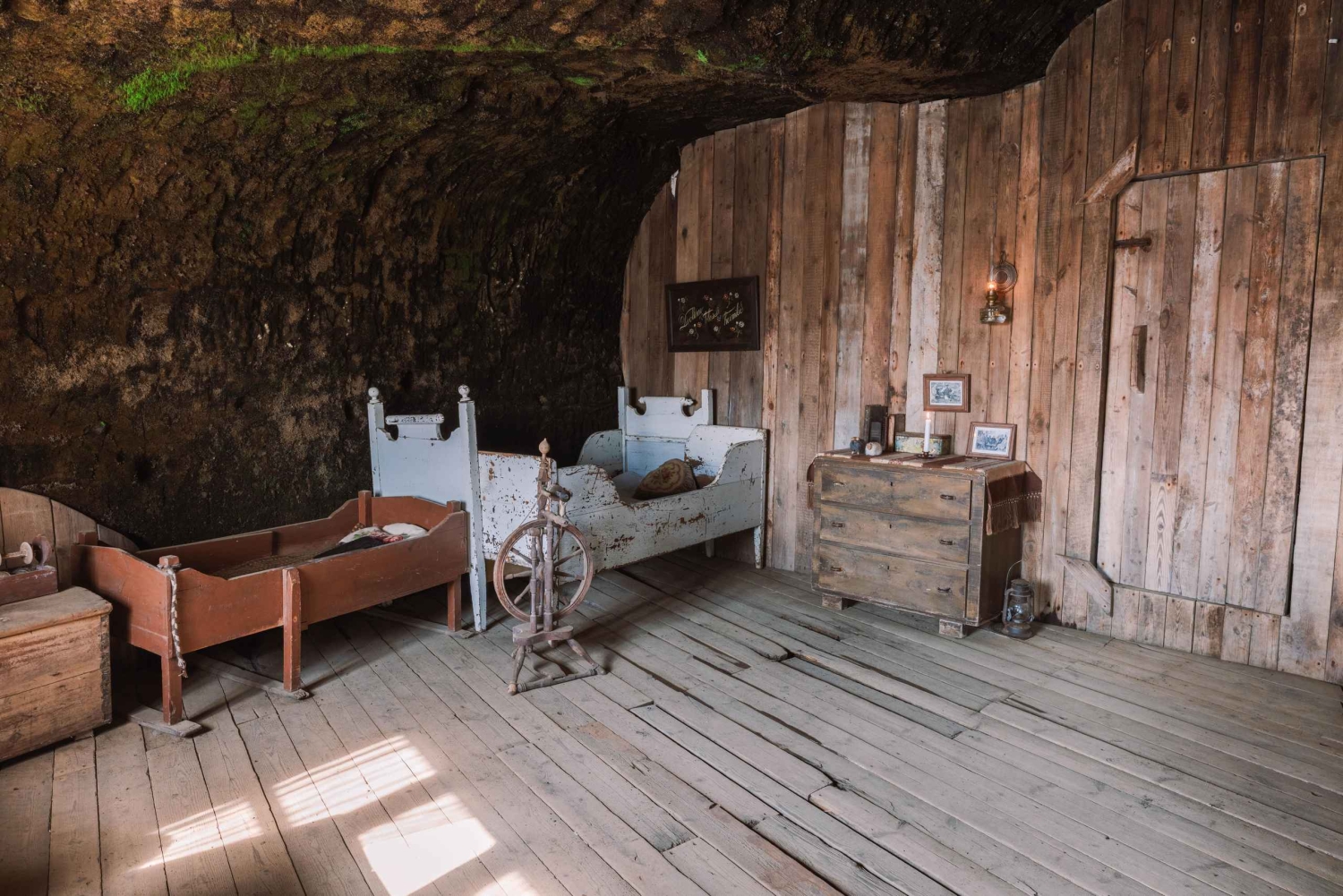 ラウガルヴァトン洞窟 スタンダードツアー