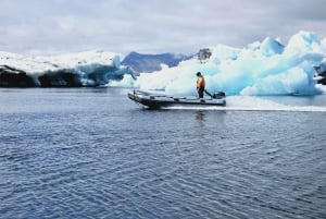 Tour della Diamond Beach e del Jökulsárlón con giro in barca (opzionale)