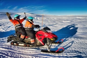Von Geysir aus: Schneemobil-Abenteuer auf dem Gletscher Langjökull