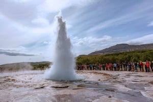 From Keflavik Airport: Private Golden Circle Tour in Iceland