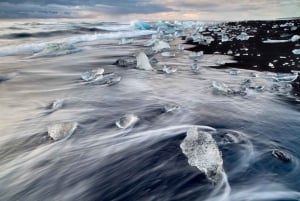 Da Reykjavik: tour di 4 giorni della grotta di ghiaccio blu e dell'aurora boreale