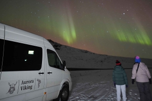 From Reykjavik: Extreme Northern Lights Tour with Dinner