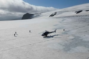 Från Reykjavik: Helikoptertur med eld och is med 2 landningar