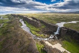 Reykjavikista: Laguunin päiväretki: Kultainen ympyrä ja salainen laguuni