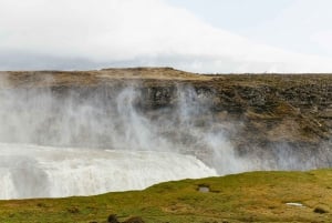 From Reykjavik: Golden Circle & Blue Lagoon Tour with Drink