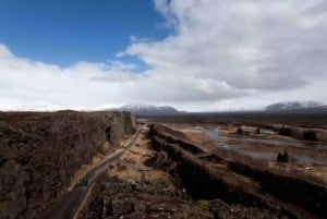 Von Reykjavik: Ganztagestour zum Golden Circle und Kerið