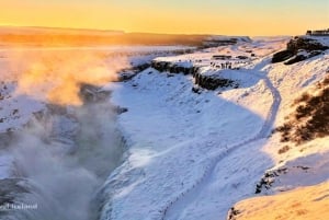 From Reykjavík: Golden Circle & Laugarás Lagoon Minibus Tour