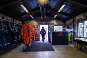 Fra Reykjavik: Golden Circle Super Jeep & Snowmobiling Tour